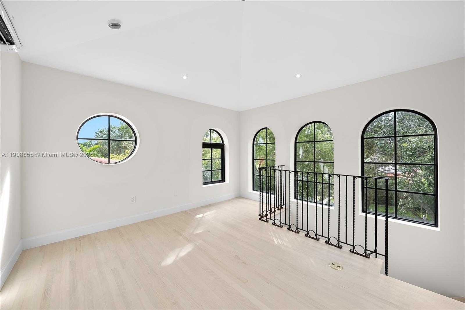 Small Image of 601 NORTH EAST 56TH ST, Miami Number 49