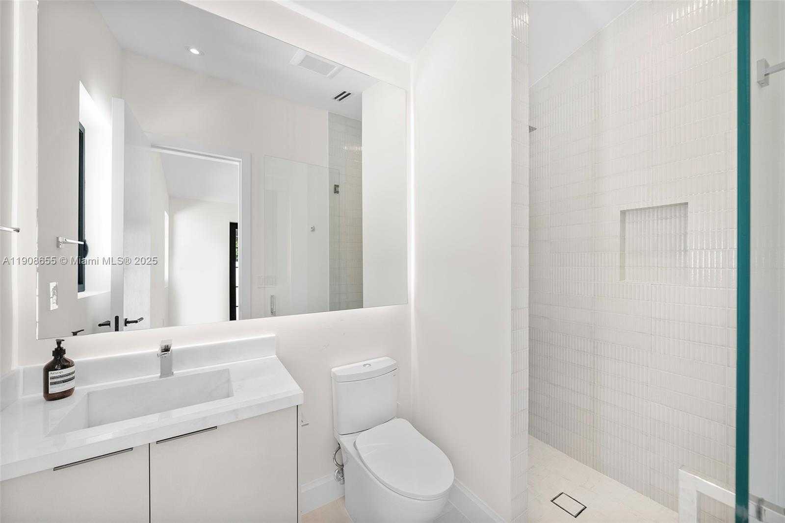 Small Image of 601 NORTH EAST 56TH ST, Miami Number 57