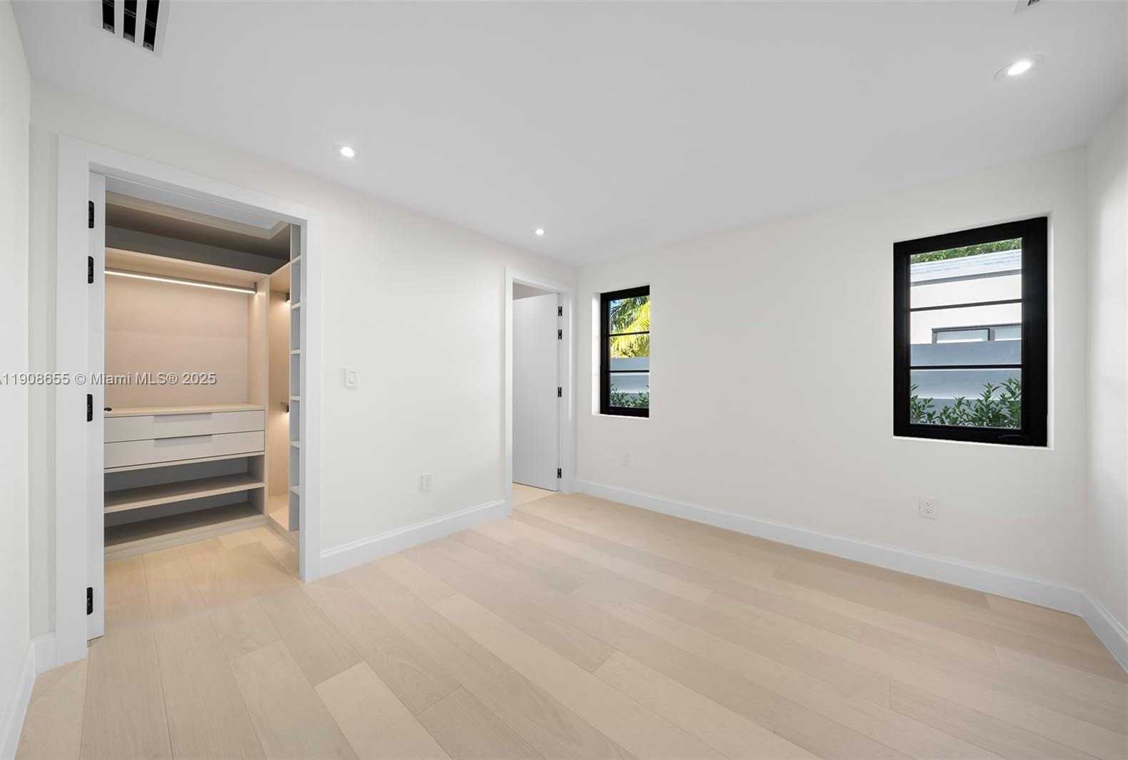 Small Image of 601 NORTH EAST 56TH ST, Miami Number 61