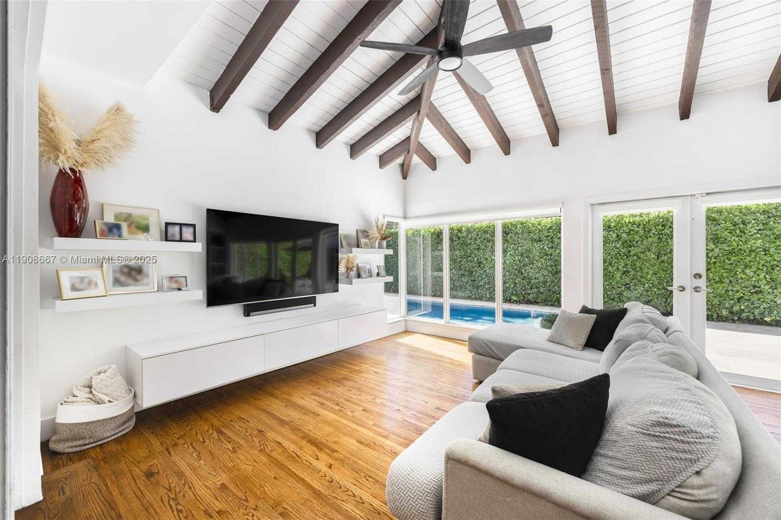 Small Image of 5906 MALL MALL, Coral Gables Number 16