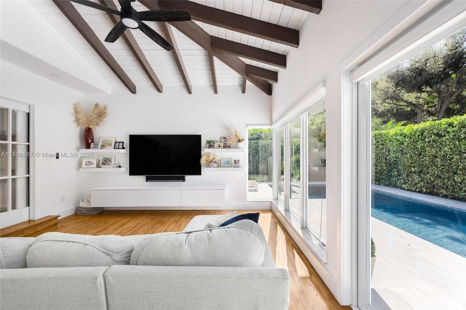 Small Image of 5906 MALL MALL, Coral Gables Number 17