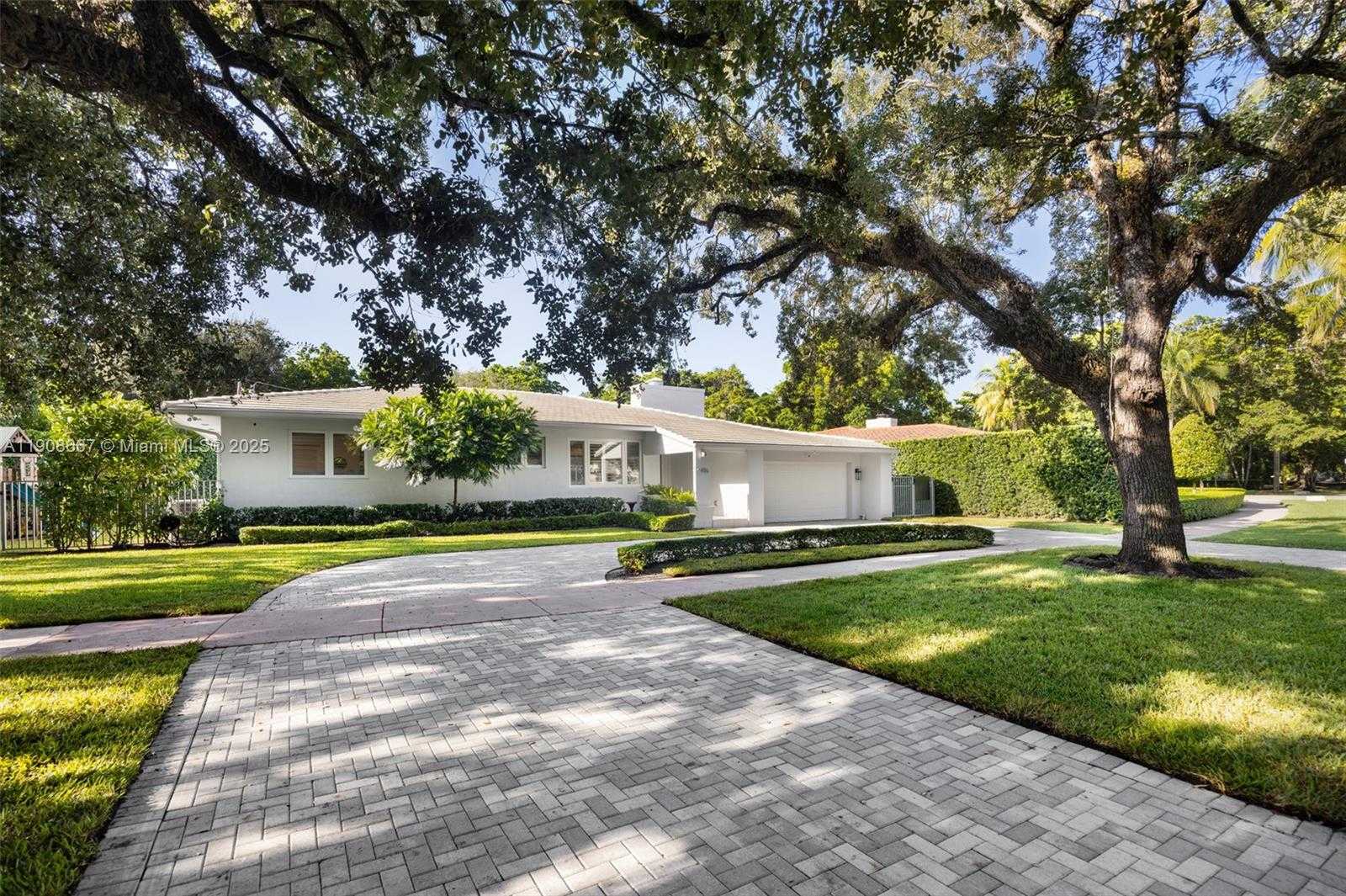 Small Image of 5906 MALL MALL, Coral Gables Number 2