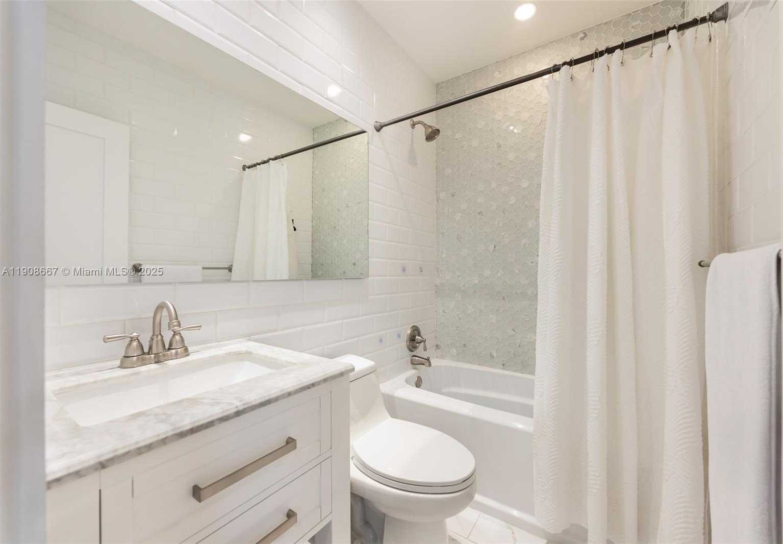 Small Image of 5906 MALL MALL, Coral Gables Number 21