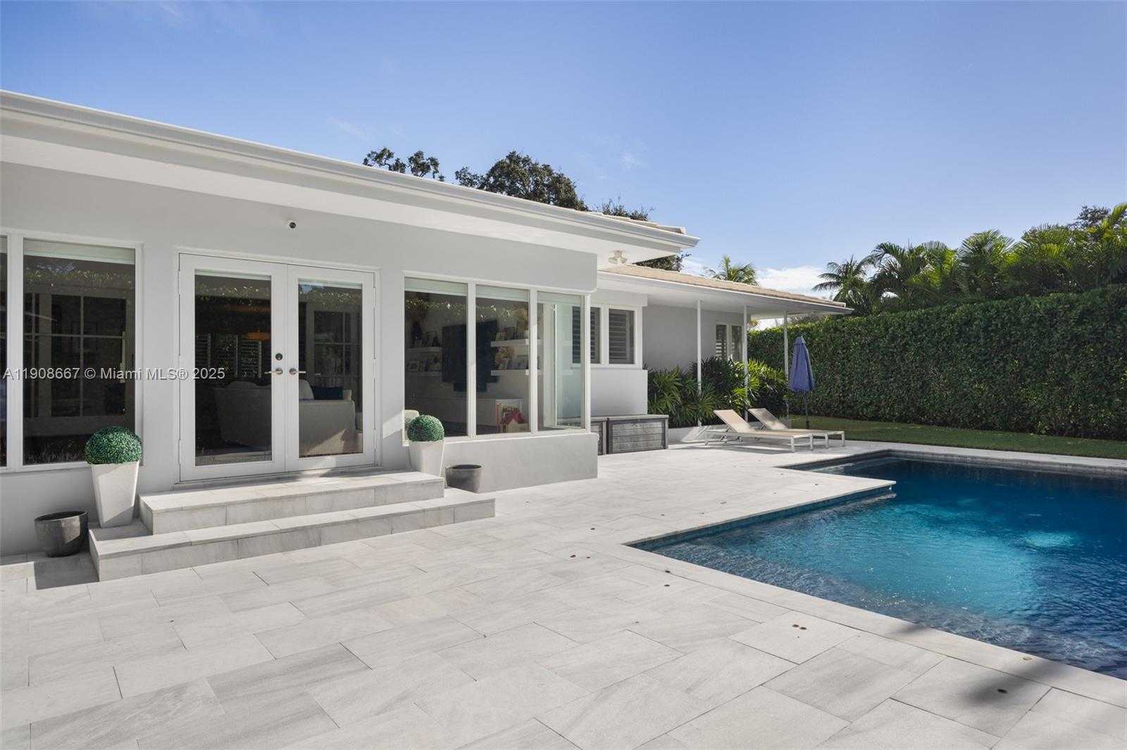 Small Image of 5906 MALL MALL, Coral Gables Number 25