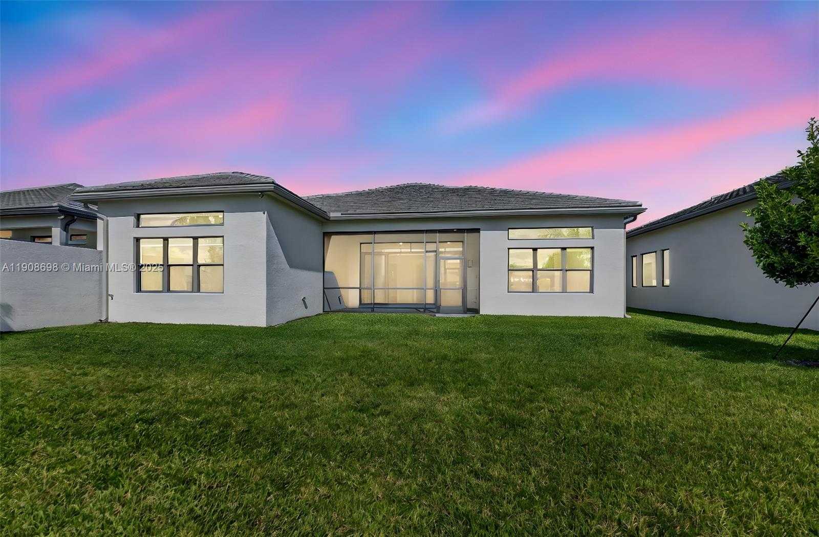 Small Image of 9852 LILAC FIELD WAY, Boynton Beach Number 54