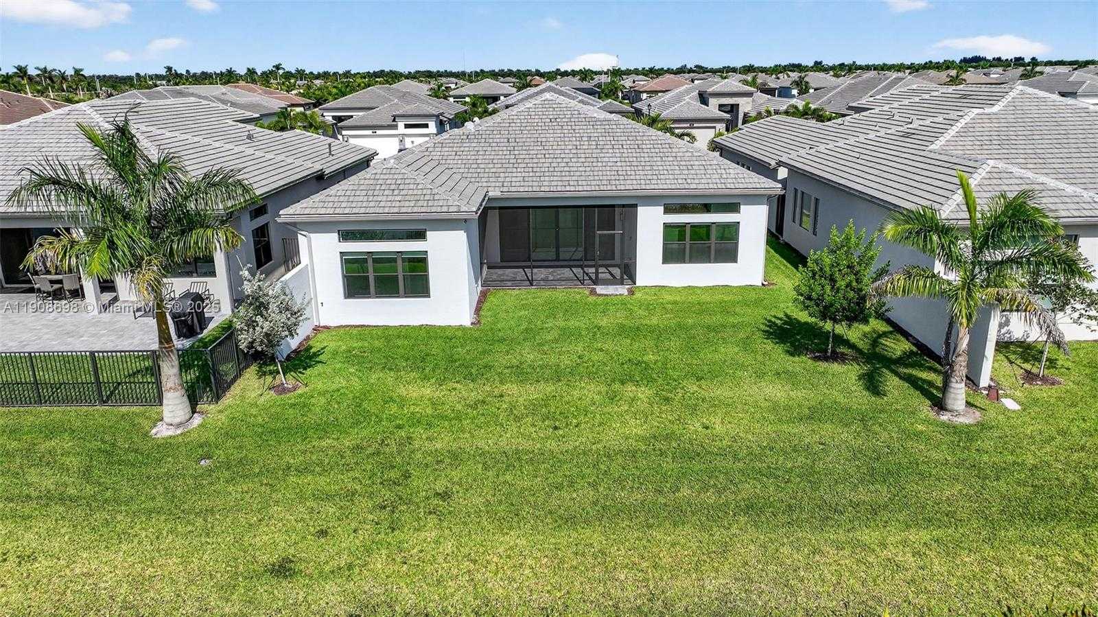 Small Image of 9852 LILAC FIELD WAY, Boynton Beach Number 75