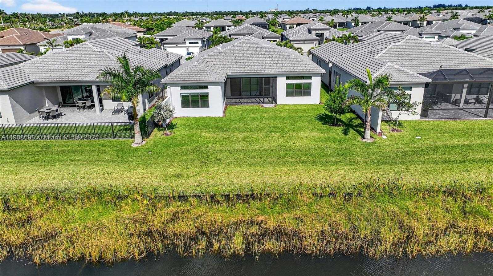 Small Image of 9852 LILAC FIELD WAY, Boynton Beach Number 76