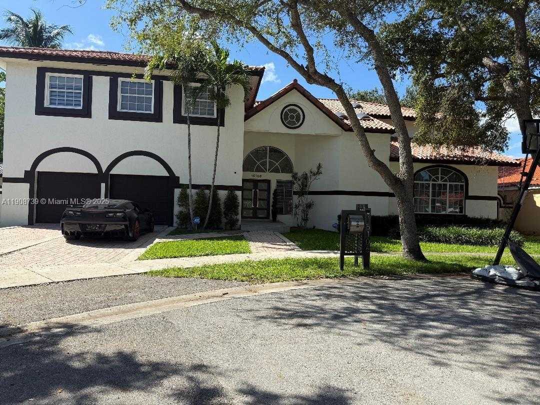 Small Image of 15106 NORTH WEST 89TH CT, Miami Lakes Number 1