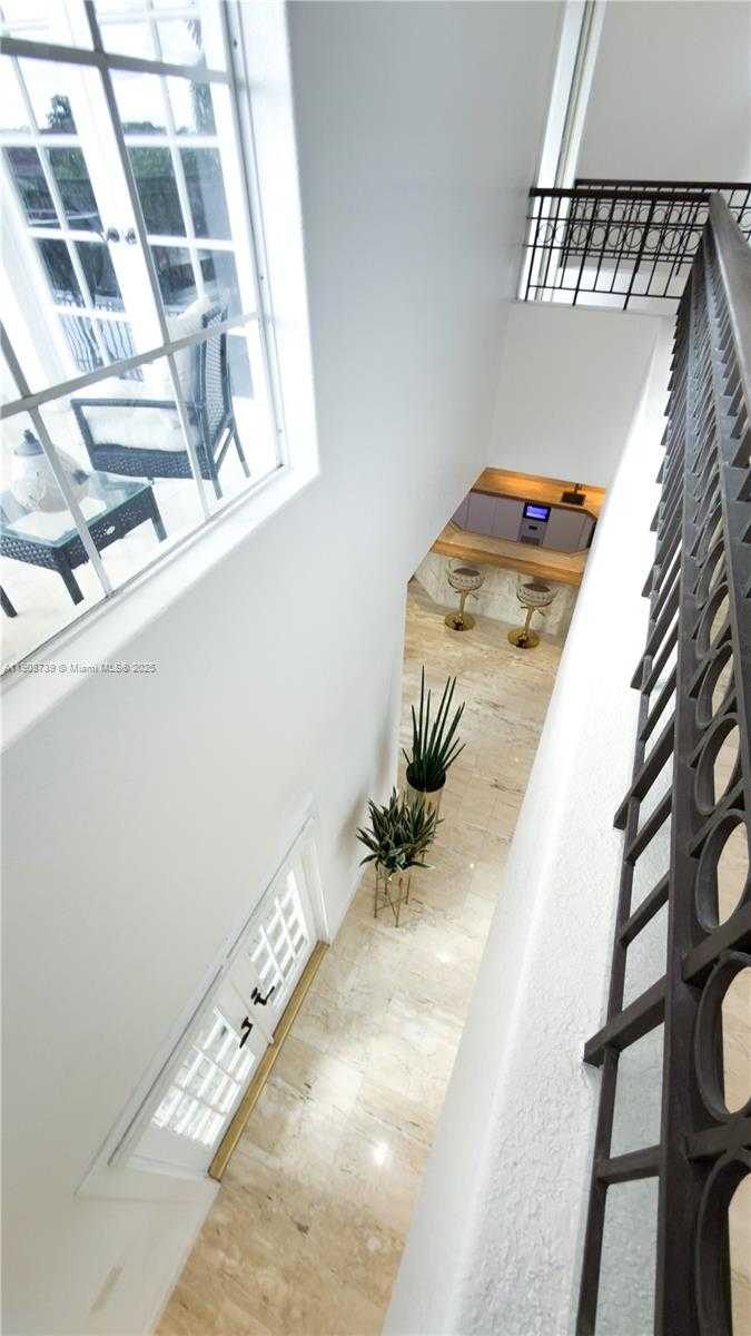 Small Image of 15106 NORTH WEST 89TH CT, Miami Lakes Number 19