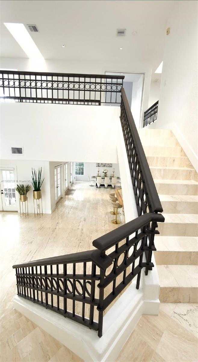 Small Image of 15106 NORTH WEST 89TH CT, Miami Lakes Number 21