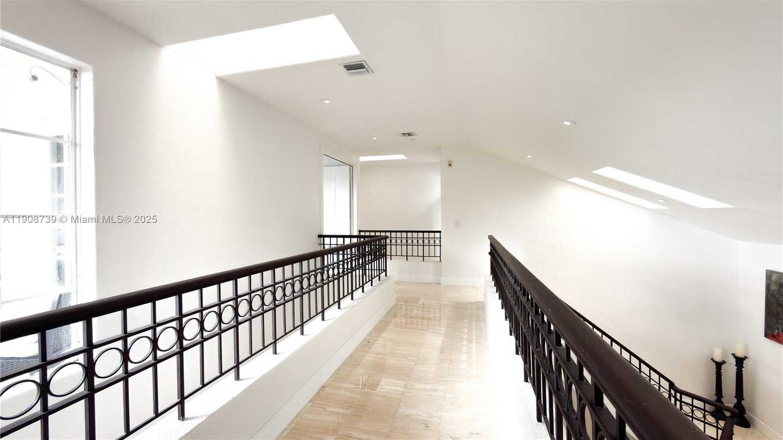 Small Image of 15106 NORTH WEST 89TH CT, Miami Lakes Number 22