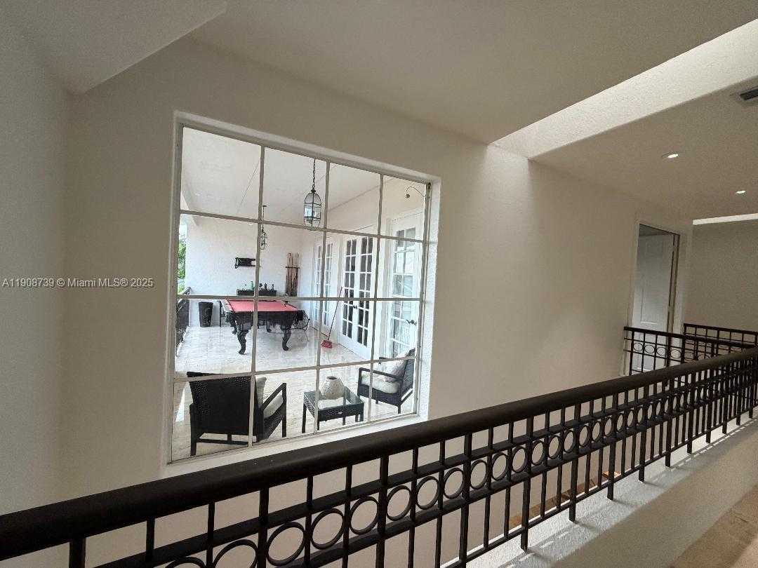 Small Image of 15106 NORTH WEST 89TH CT, Miami Lakes Number 24