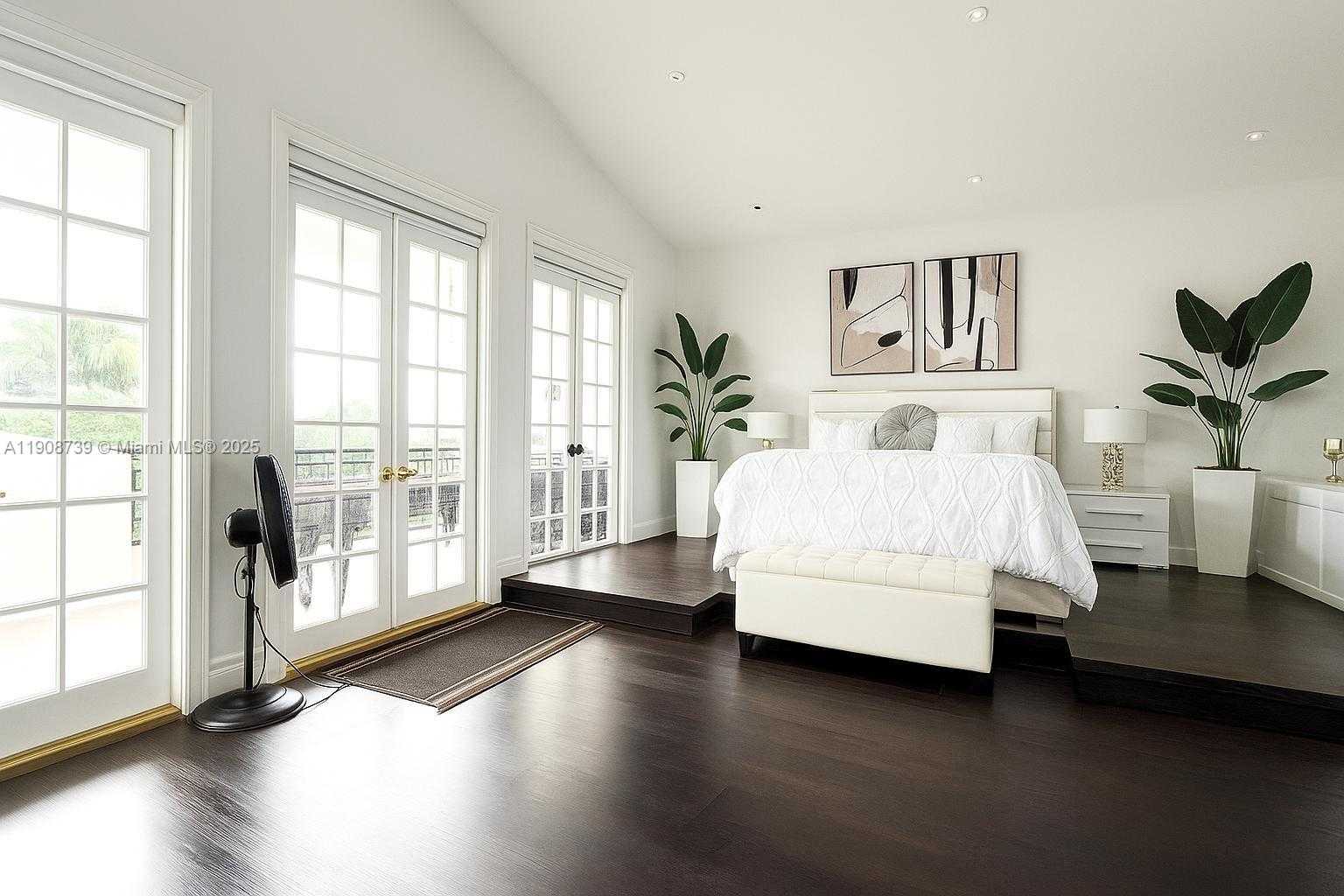 Small Image of 15106 NORTH WEST 89TH CT, Miami Lakes Number 26