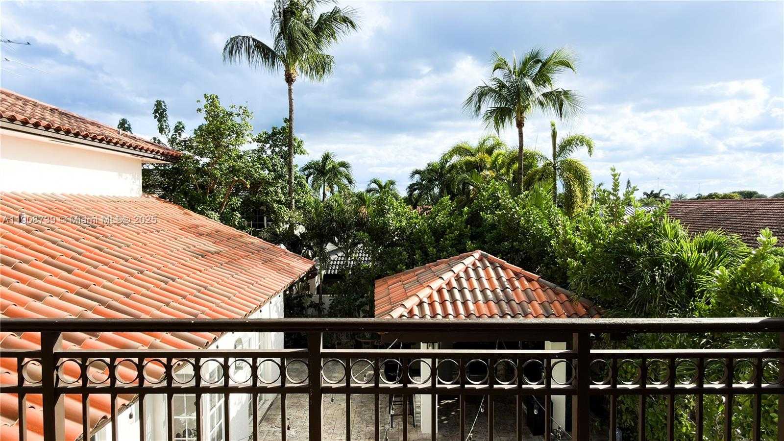 Small Image of 15106 NORTH WEST 89TH CT, Miami Lakes Number 35