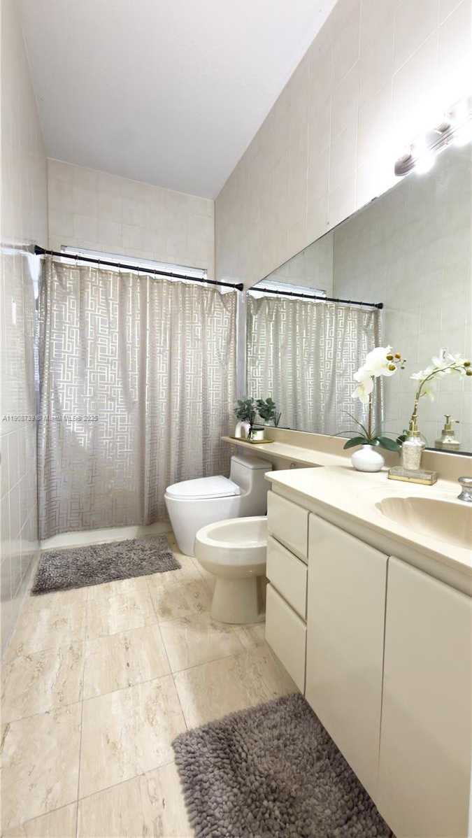 Small Image of 15106 NORTH WEST 89TH CT, Miami Lakes Number 36