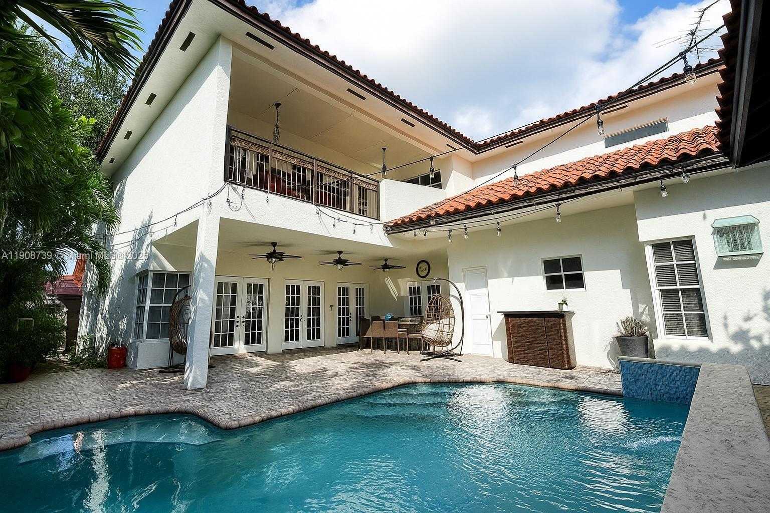 Small Image of 15106 NORTH WEST 89TH CT, Miami Lakes Number 43