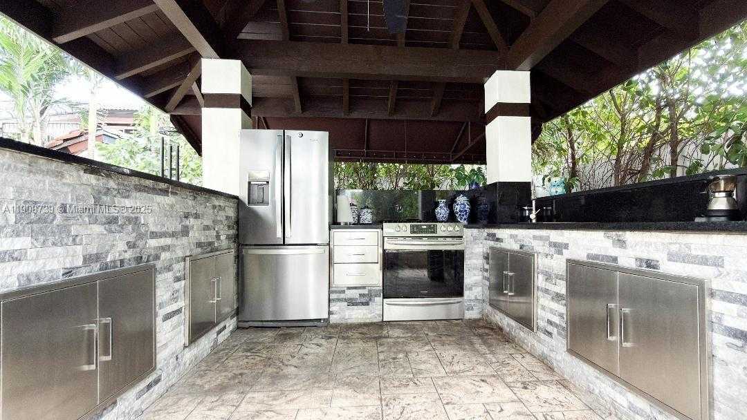 Small Image of 15106 NORTH WEST 89TH CT, Miami Lakes Number 45