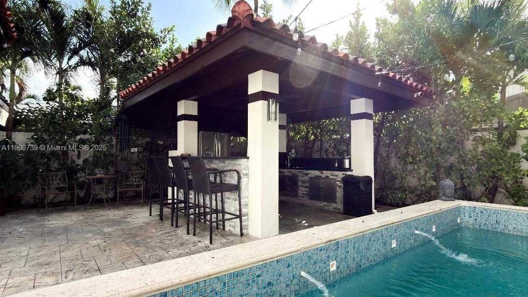 Small Image of 15106 NORTH WEST 89TH CT, Miami Lakes Number 46