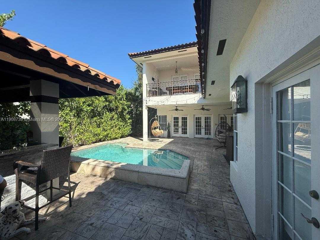 Small Image of 15106 NORTH WEST 89TH CT, Miami Lakes Number 47