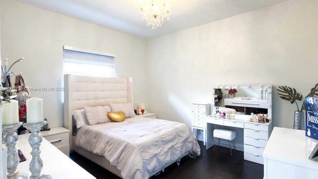 Small Image of 15106 NORTH WEST 89TH CT, Miami Lakes Number 51