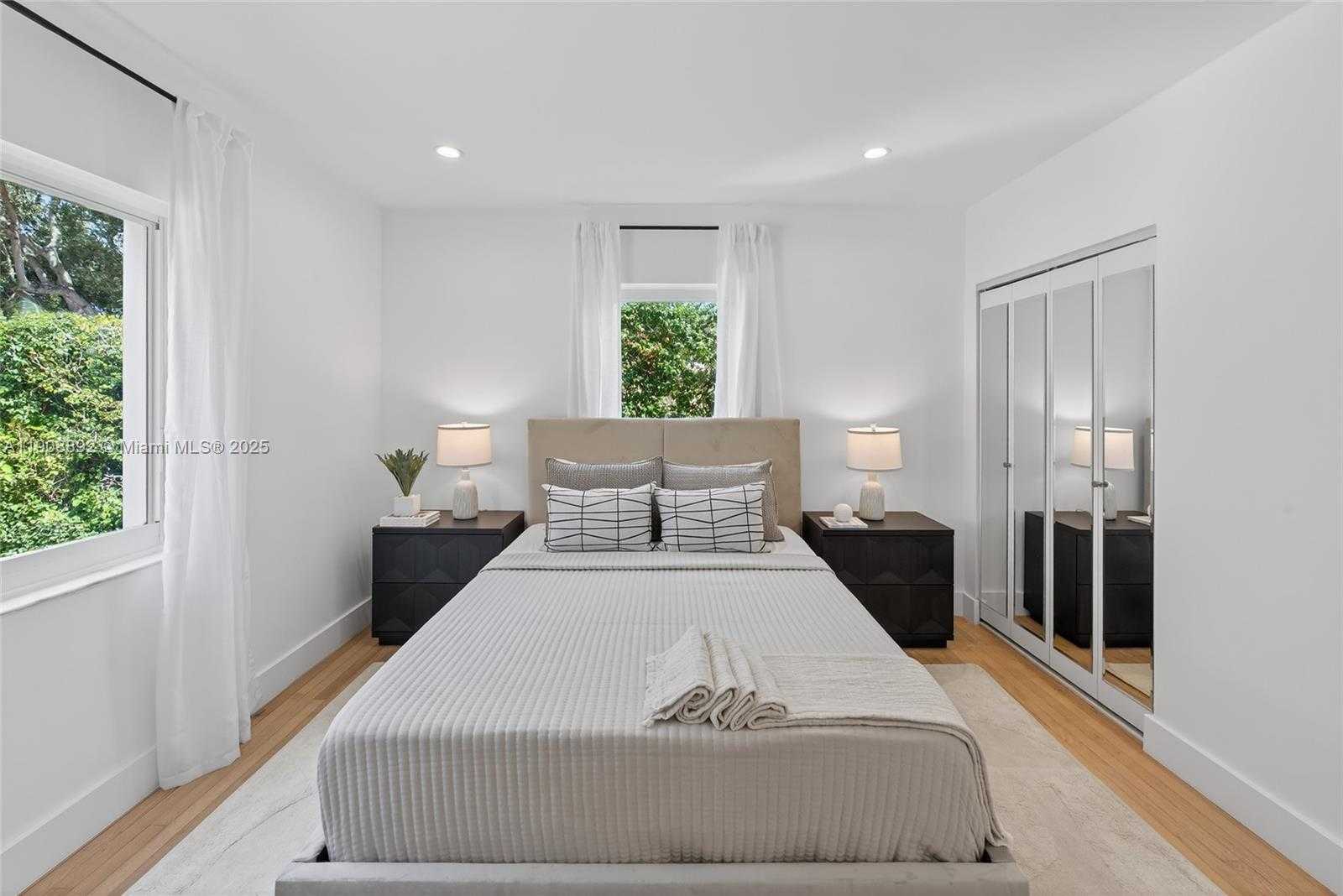 Small Image of 20 NORTH WEST 93RD ST, Miami Shores Number 23