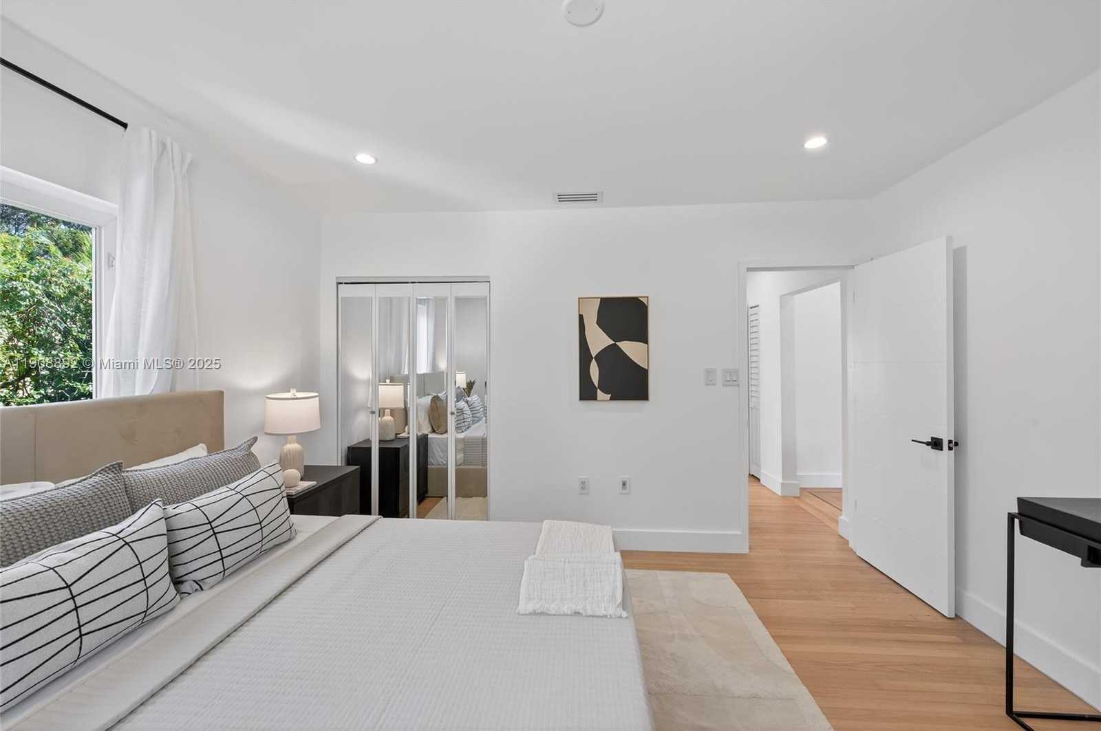 Small Image of 20 NORTH WEST 93RD ST, Miami Shores Number 24