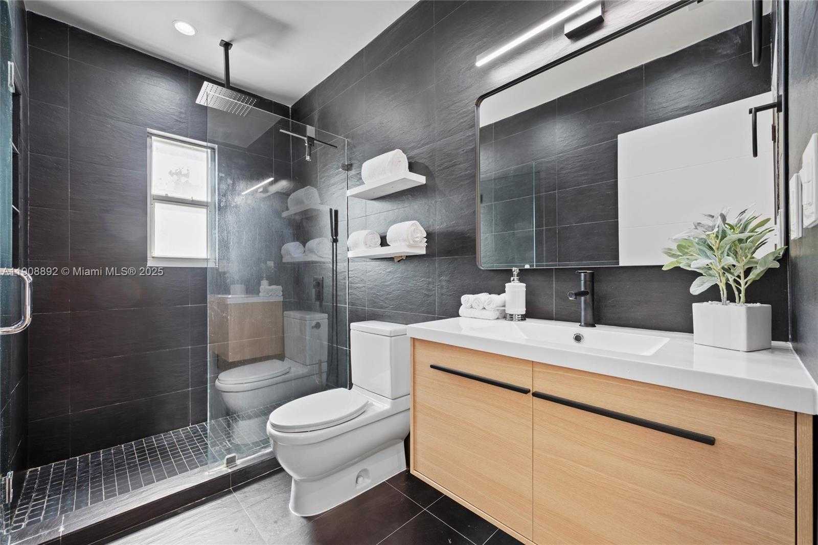 Small Image of 20 NORTH WEST 93RD ST, Miami Shores Number 27