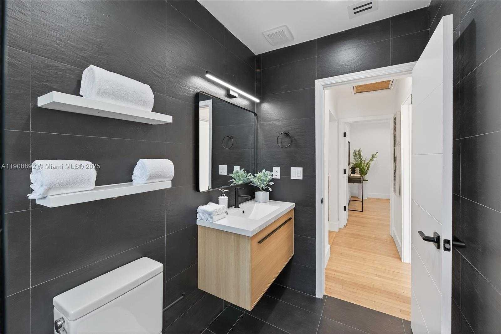 Small Image of 20 NORTH WEST 93RD ST, Miami Shores Number 28