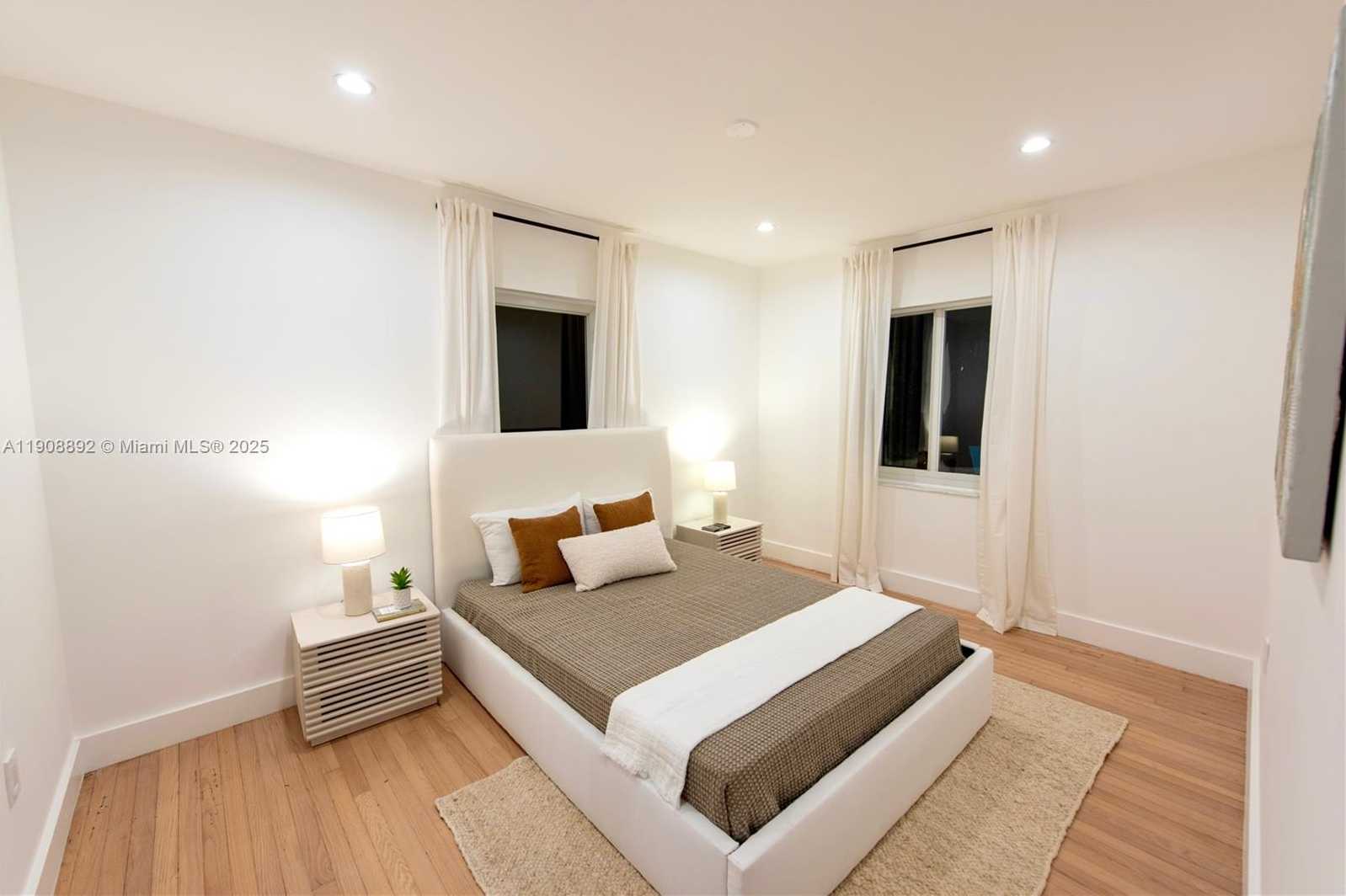 Small Image of 20 NORTH WEST 93RD ST, Miami Shores Number 33