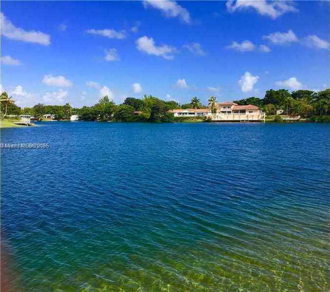 Small Image of 2010 NORTH EAST 196TH TER, North Miami Beach Number 20