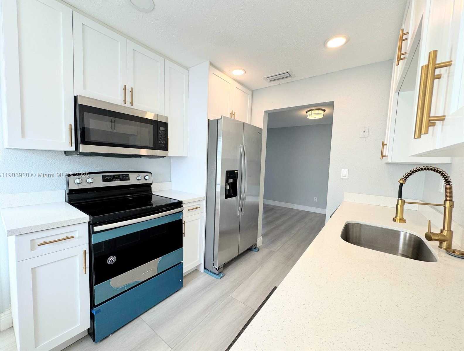 Small Image of 300 NORTH WEST 28TH CT, Pompano Beach Number 21