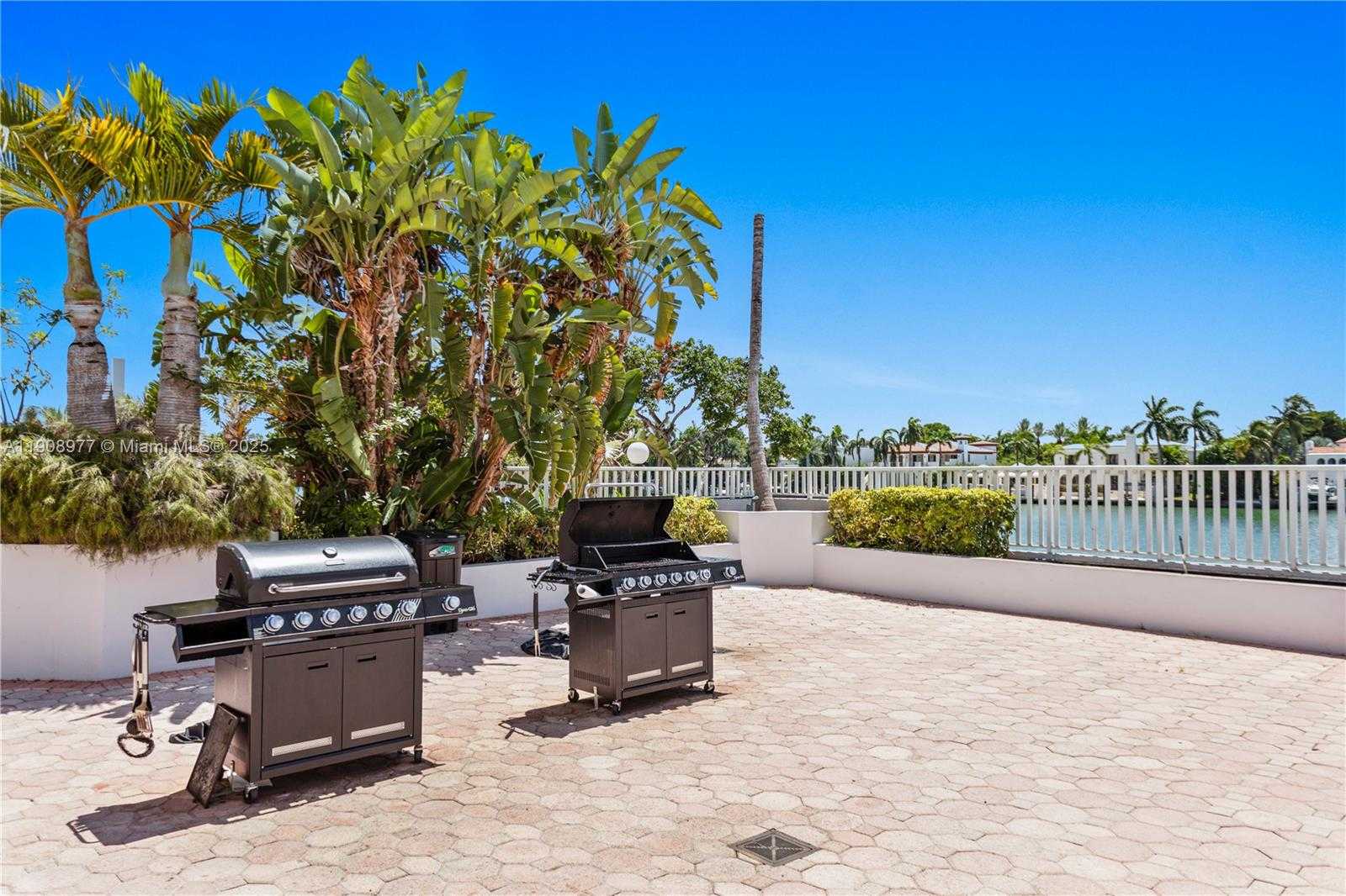 Small Image of 5700 COLLINS AVE #3A, Miami Beach Number 17