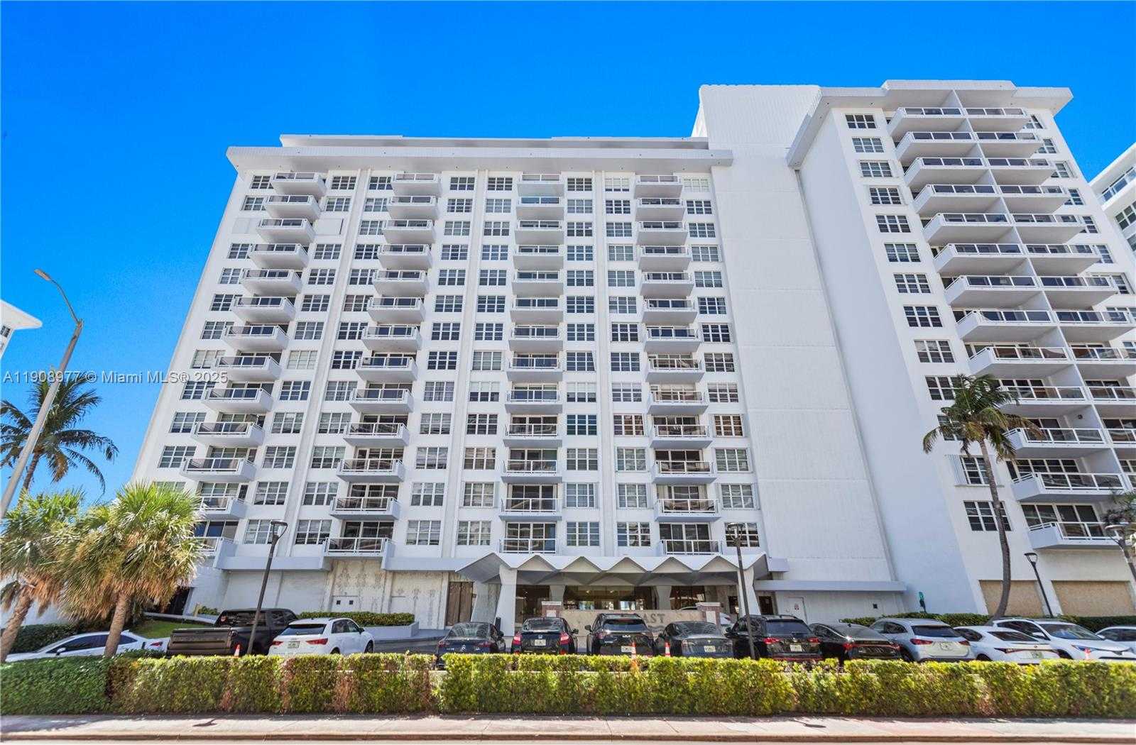 Small Image of 5700 COLLINS AVE #3A, Miami Beach Number 2