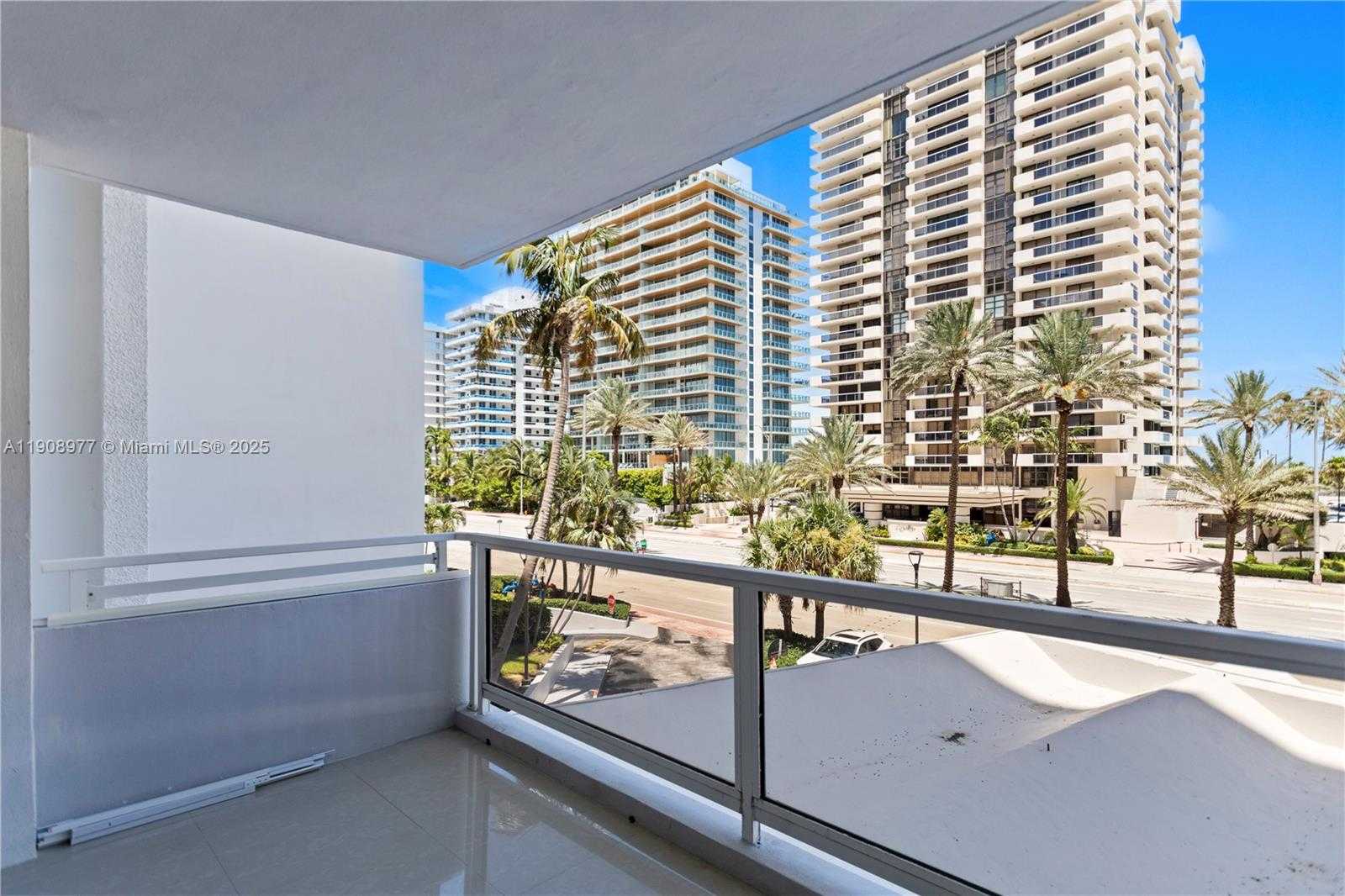Small Image of 5700 COLLINS AVE #3A, Miami Beach Number 34