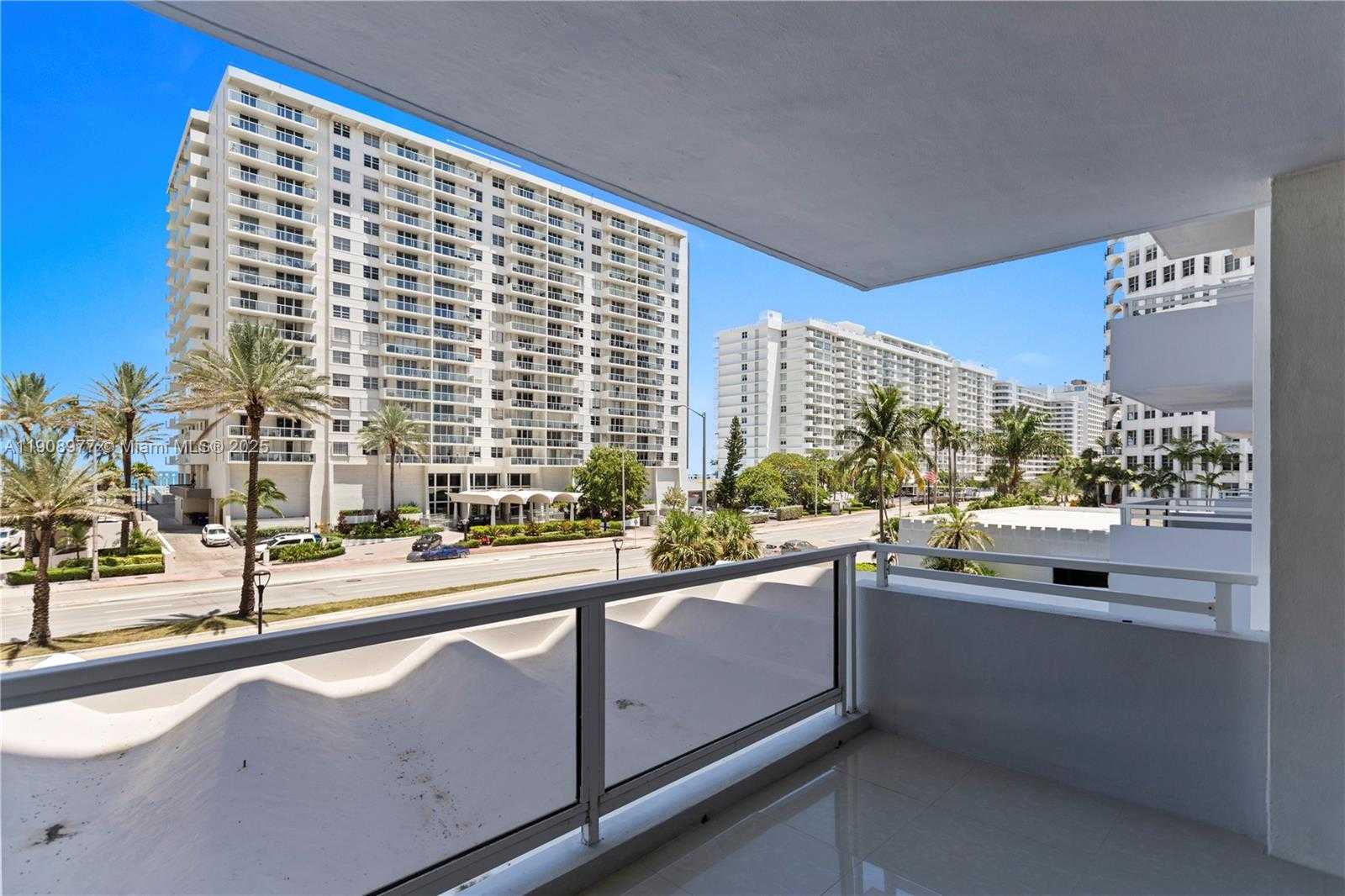 Small Image of 5700 COLLINS AVE #3A, Miami Beach Number 35