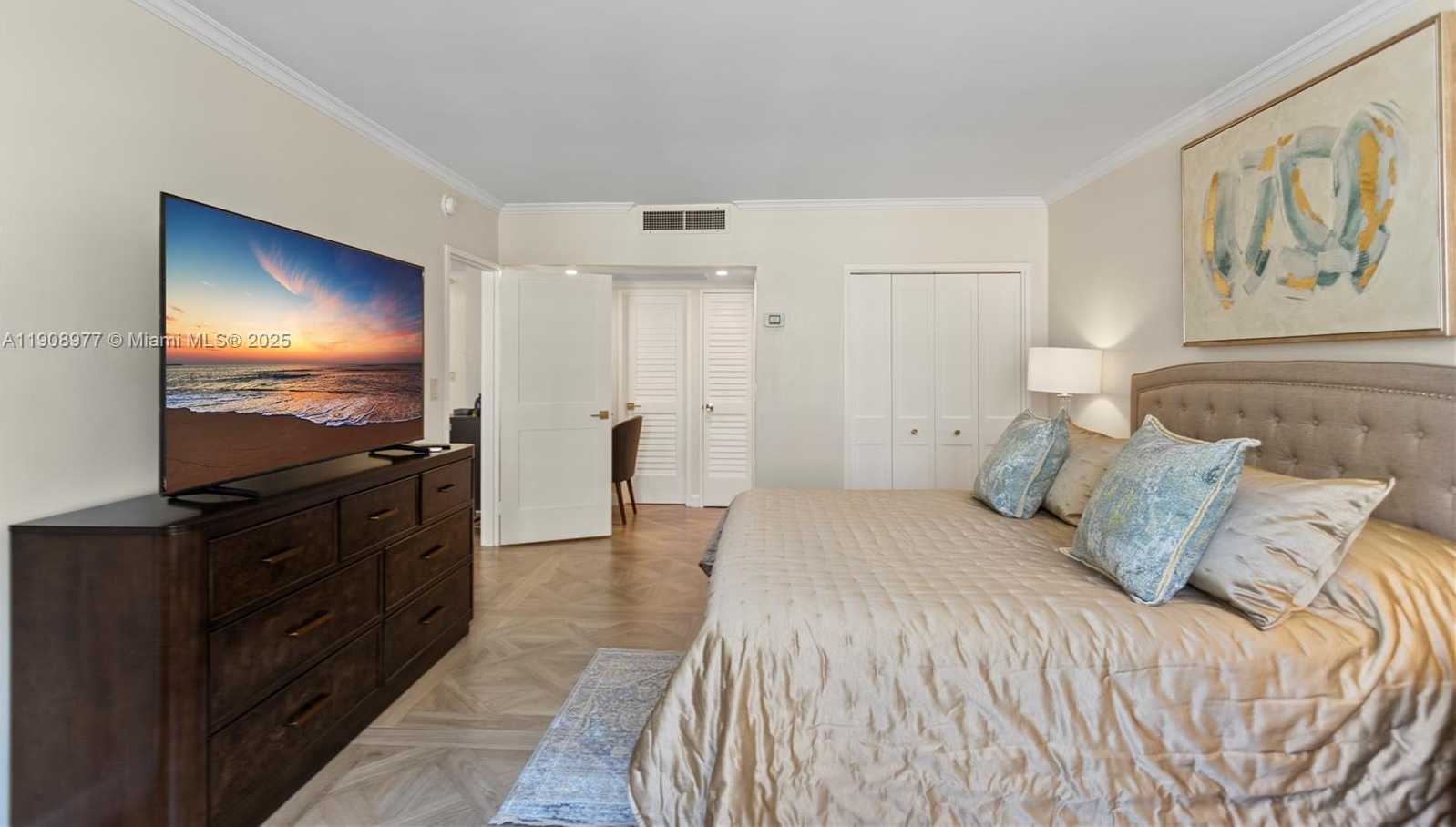 Small Image of 5700 COLLINS AVE #3A, Miami Beach Number 40