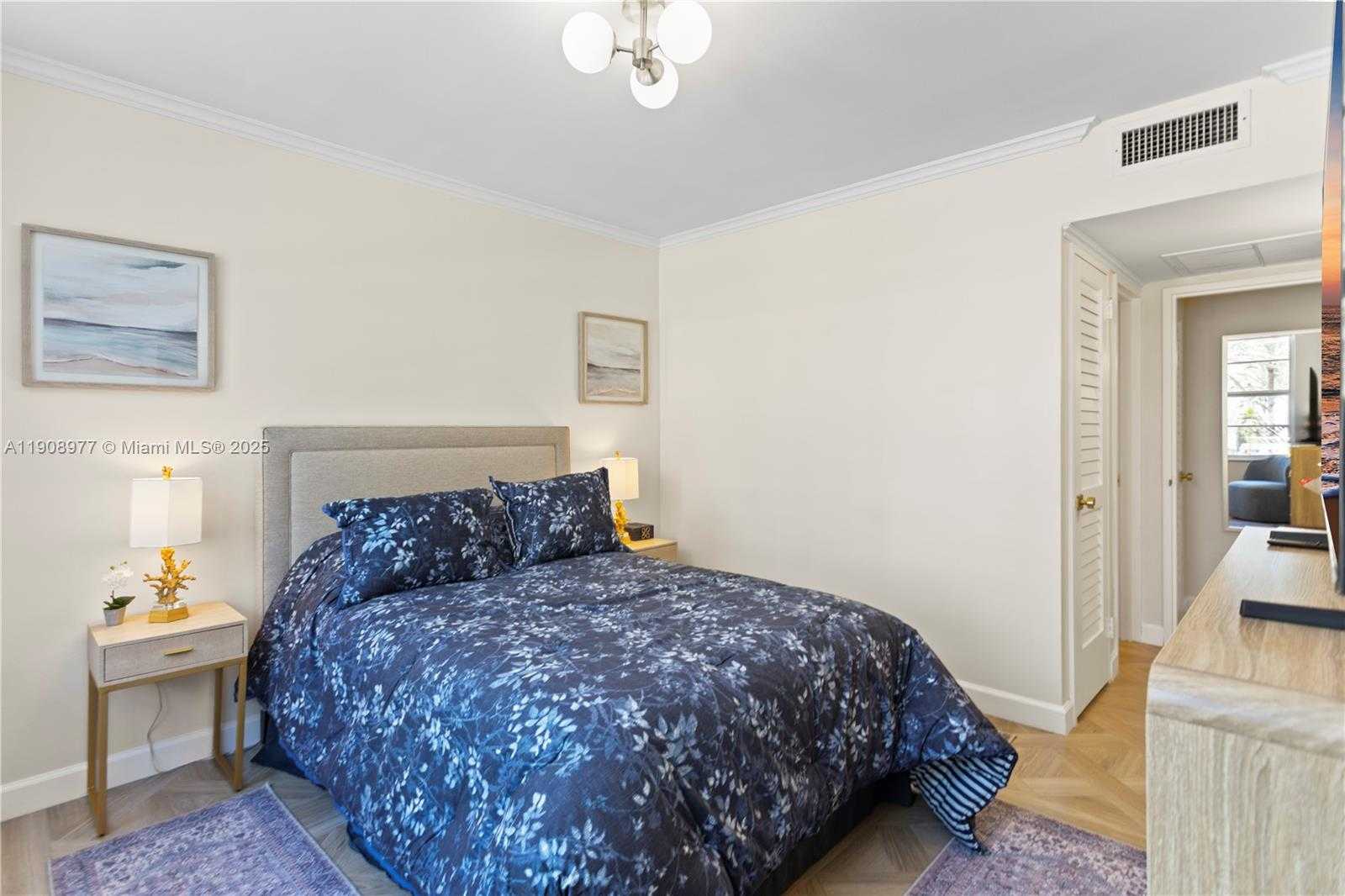 Small Image of 5700 COLLINS AVE #3A, Miami Beach Number 43