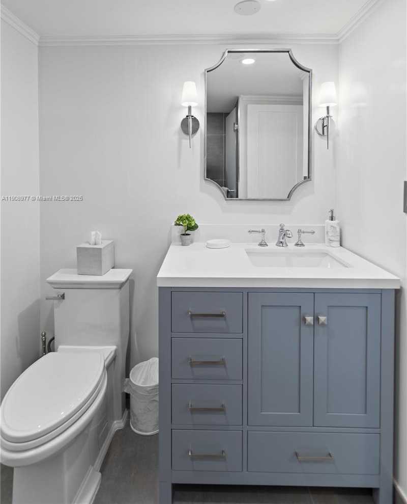 Small Image of 5700 COLLINS AVE #3A, Miami Beach Number 46