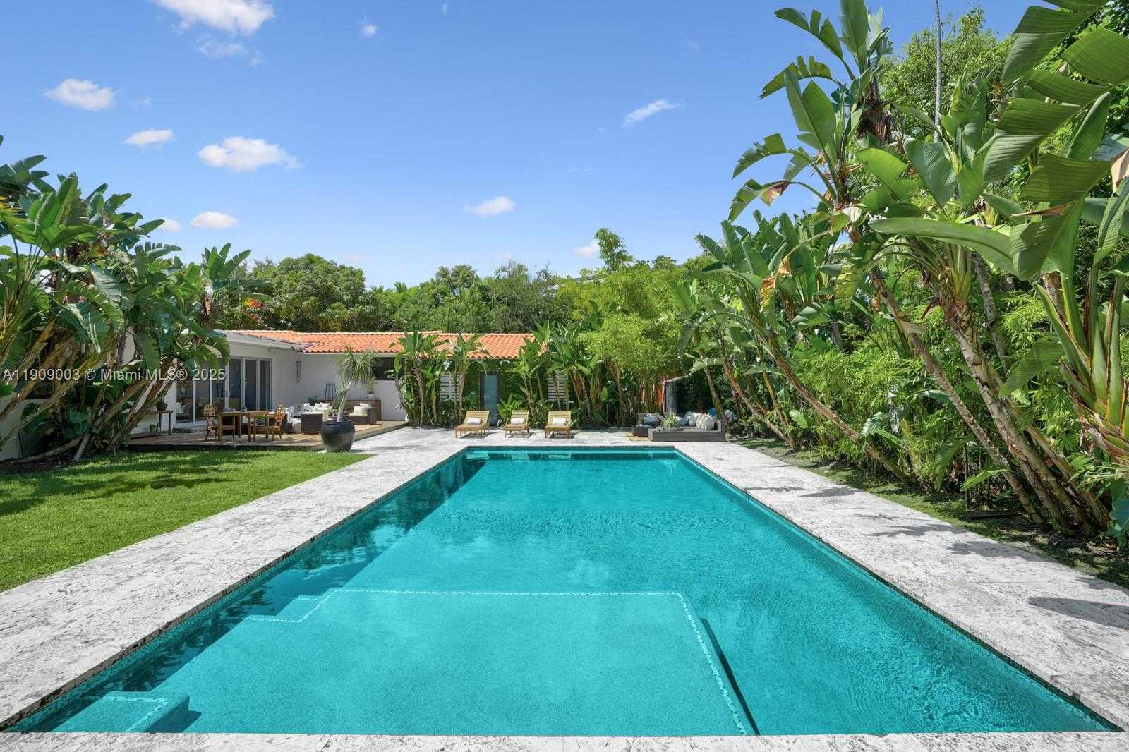 Small Image of 575 HIBISCUS LN, Miami Number 18