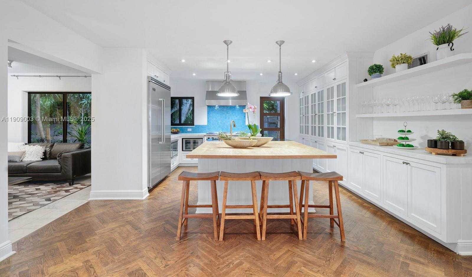 Small Image of 575 HIBISCUS LN, Miami Number 26