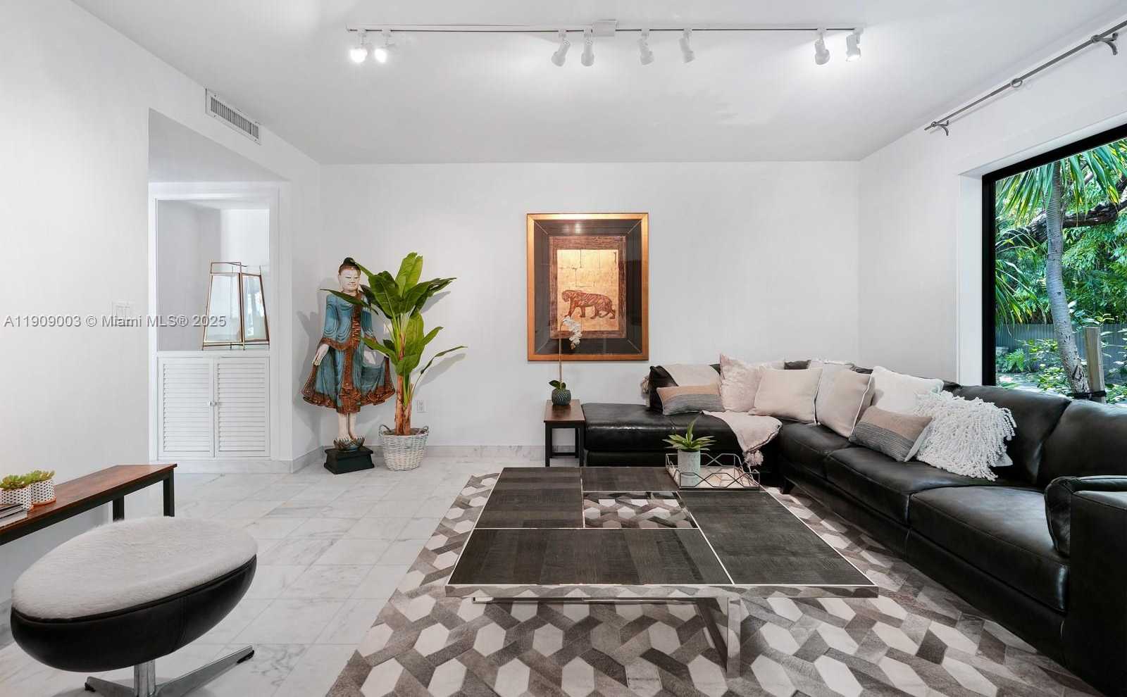 Small Image of 575 HIBISCUS LN, Miami Number 29