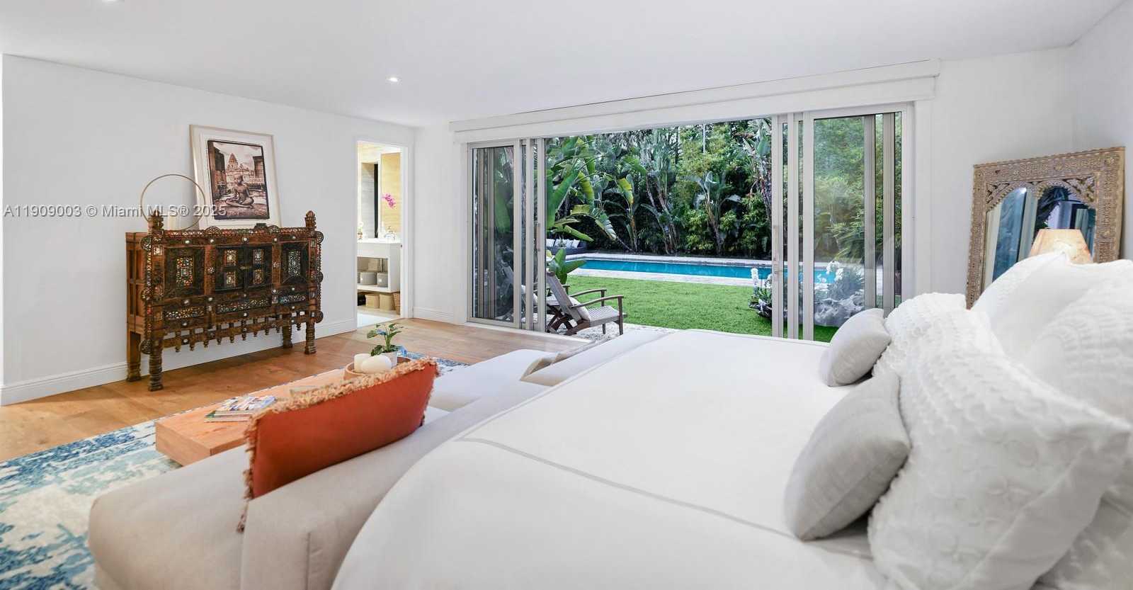 Small Image of 575 HIBISCUS LN, Miami Number 31