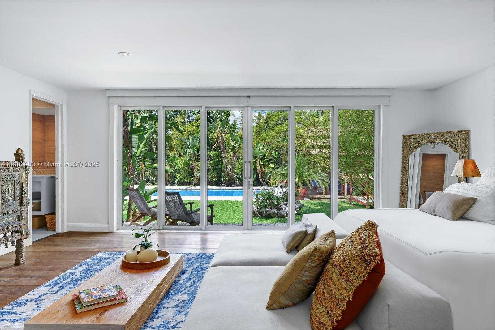 Small Image of 575 HIBISCUS LN, Miami Number 32