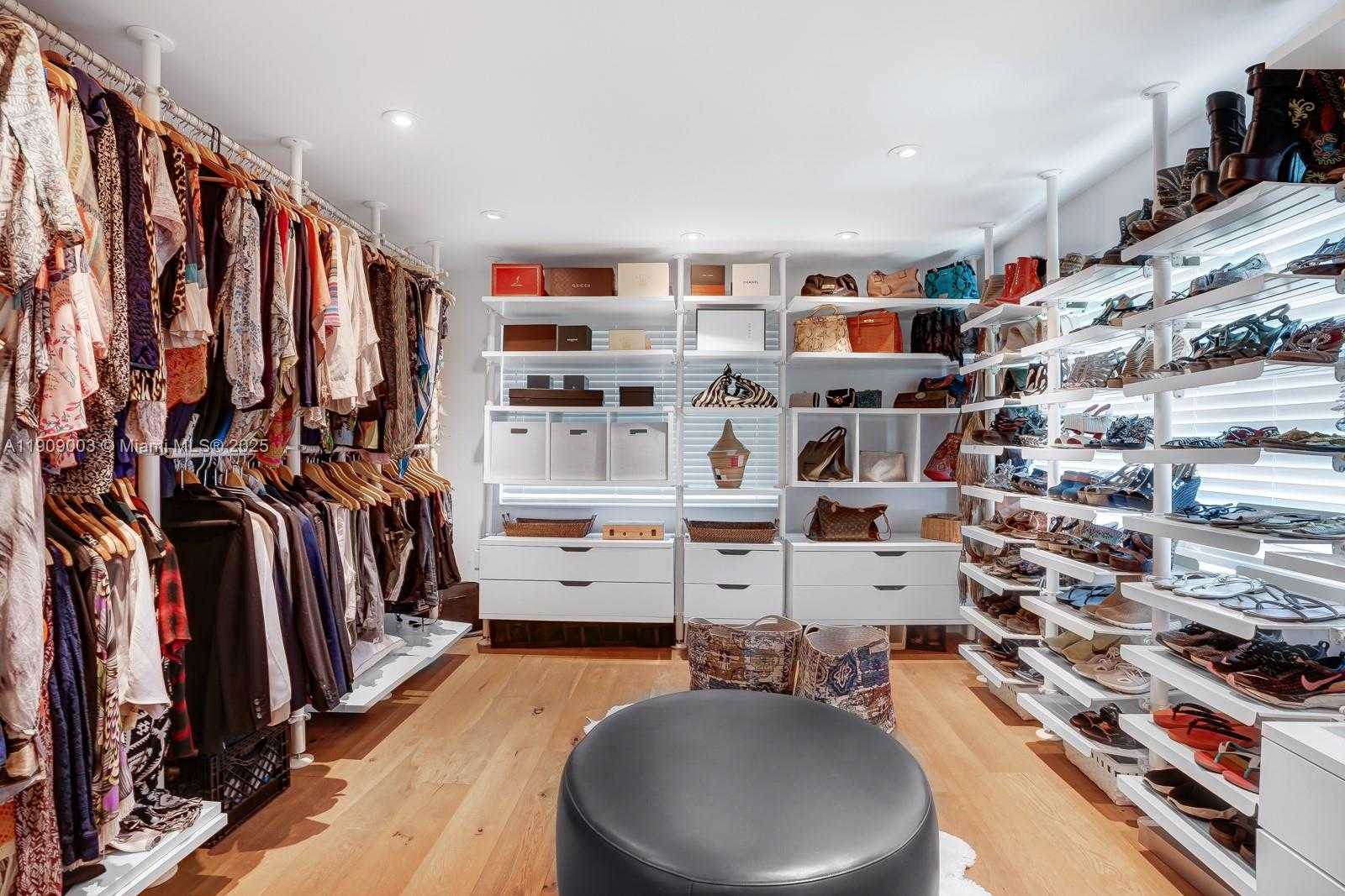 Small Image of 575 HIBISCUS LN, Miami Number 36