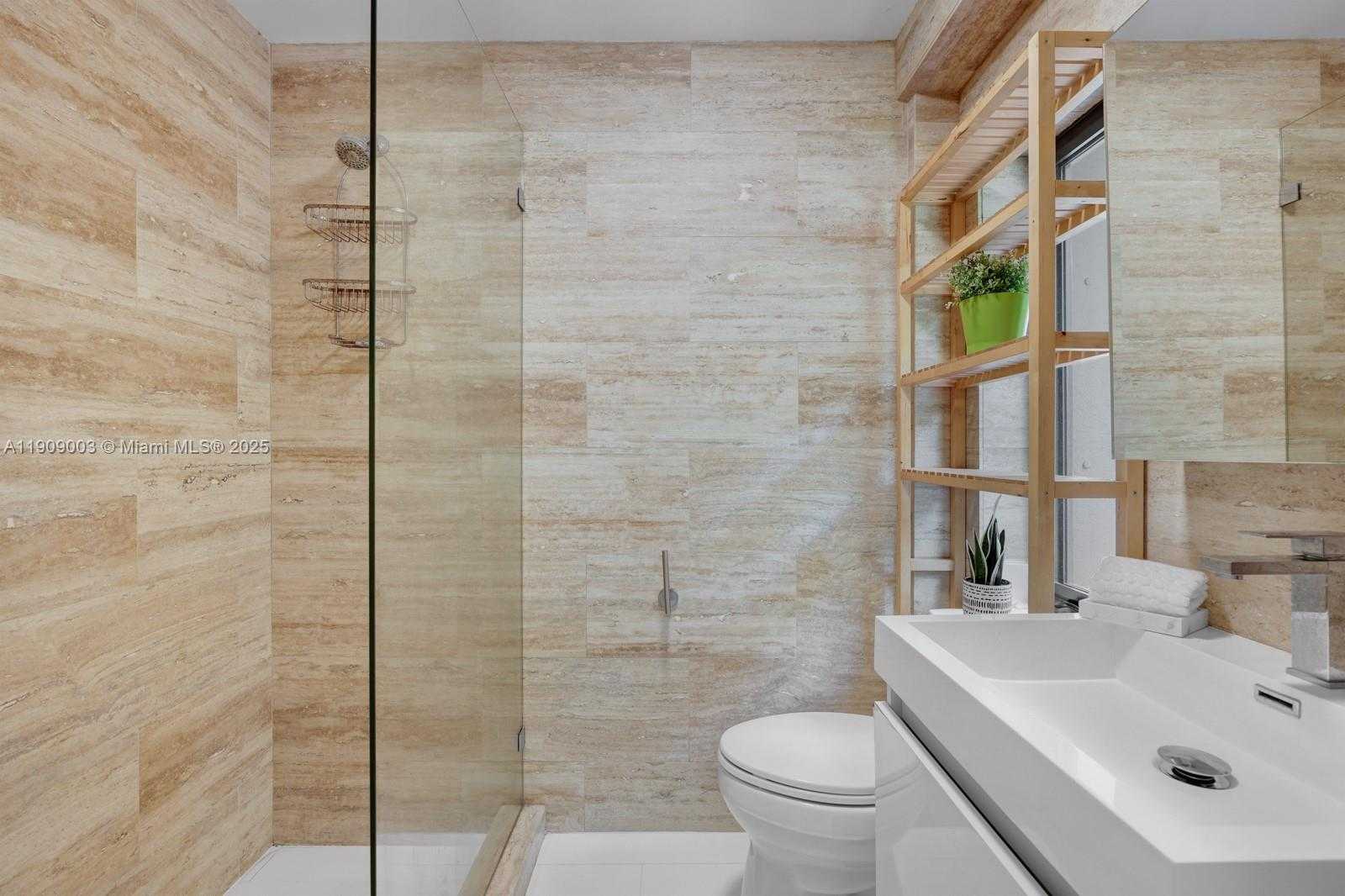 Small Image of 575 HIBISCUS LN, Miami Number 47