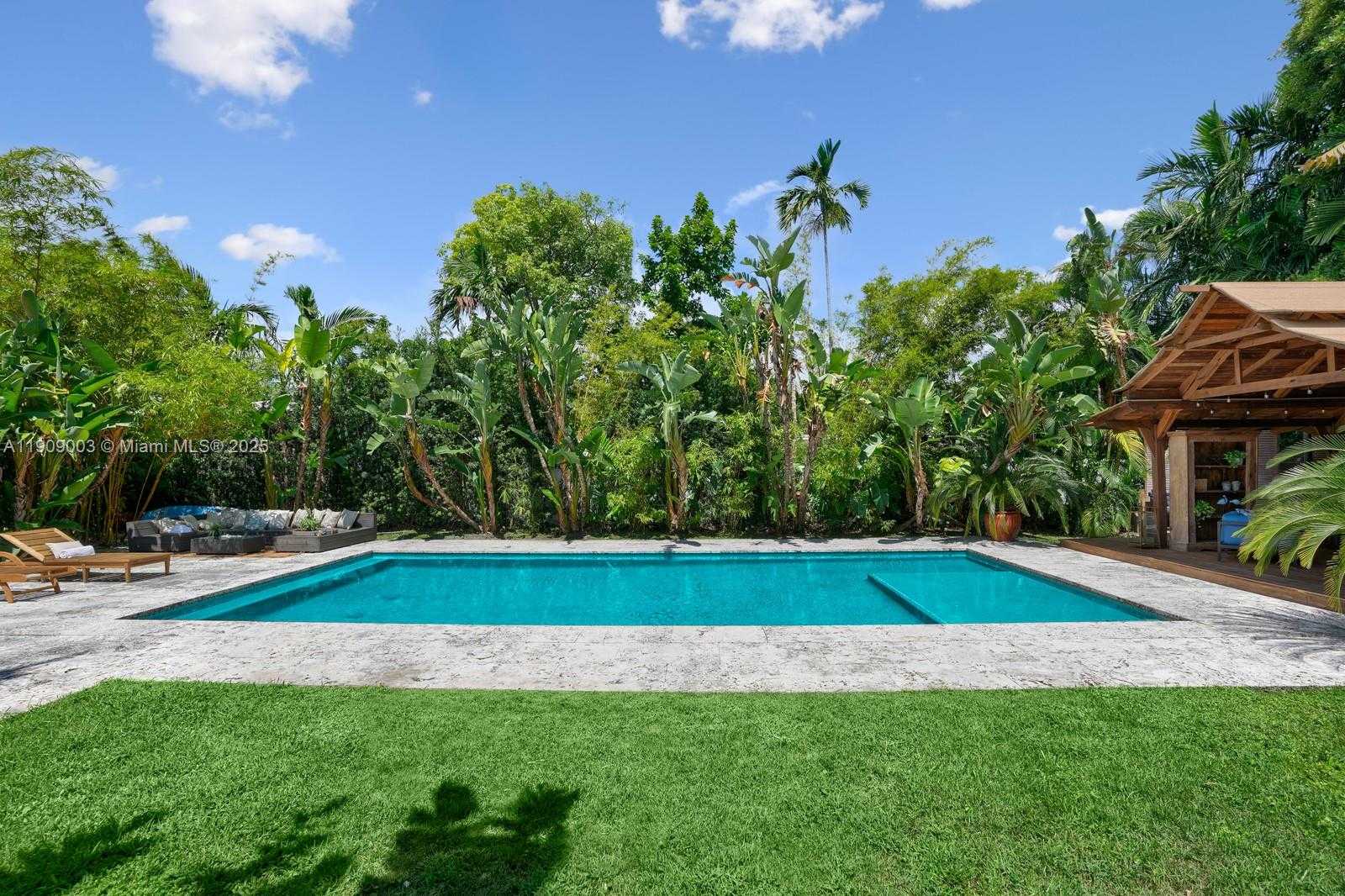 Small Image of 575 HIBISCUS LN, Miami Number 54