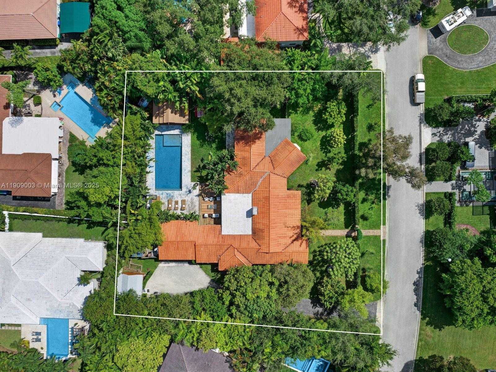 Small Image of 575 HIBISCUS LN, Miami Number 57