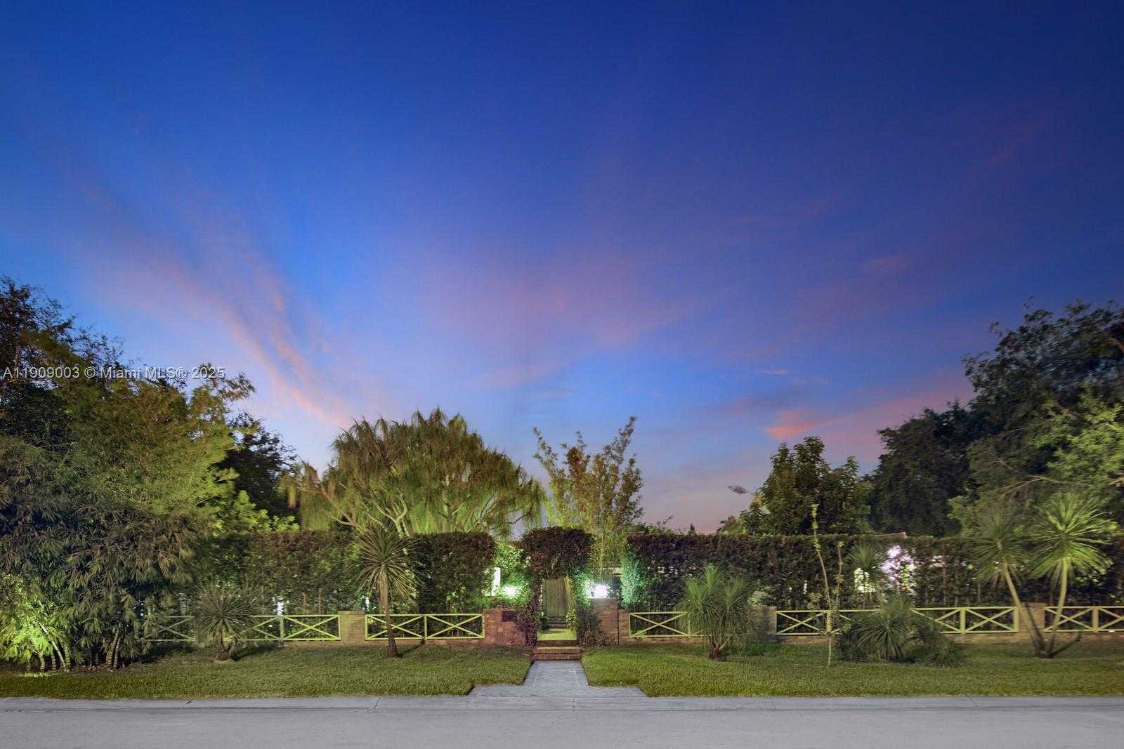 Small Image of 575 HIBISCUS LN, Miami Number 61