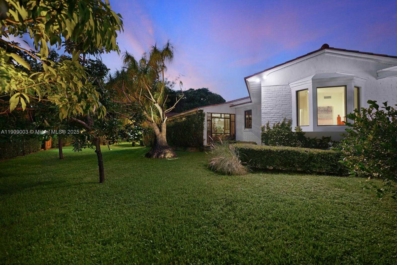 Small Image of 575 HIBISCUS LN, Miami Number 62