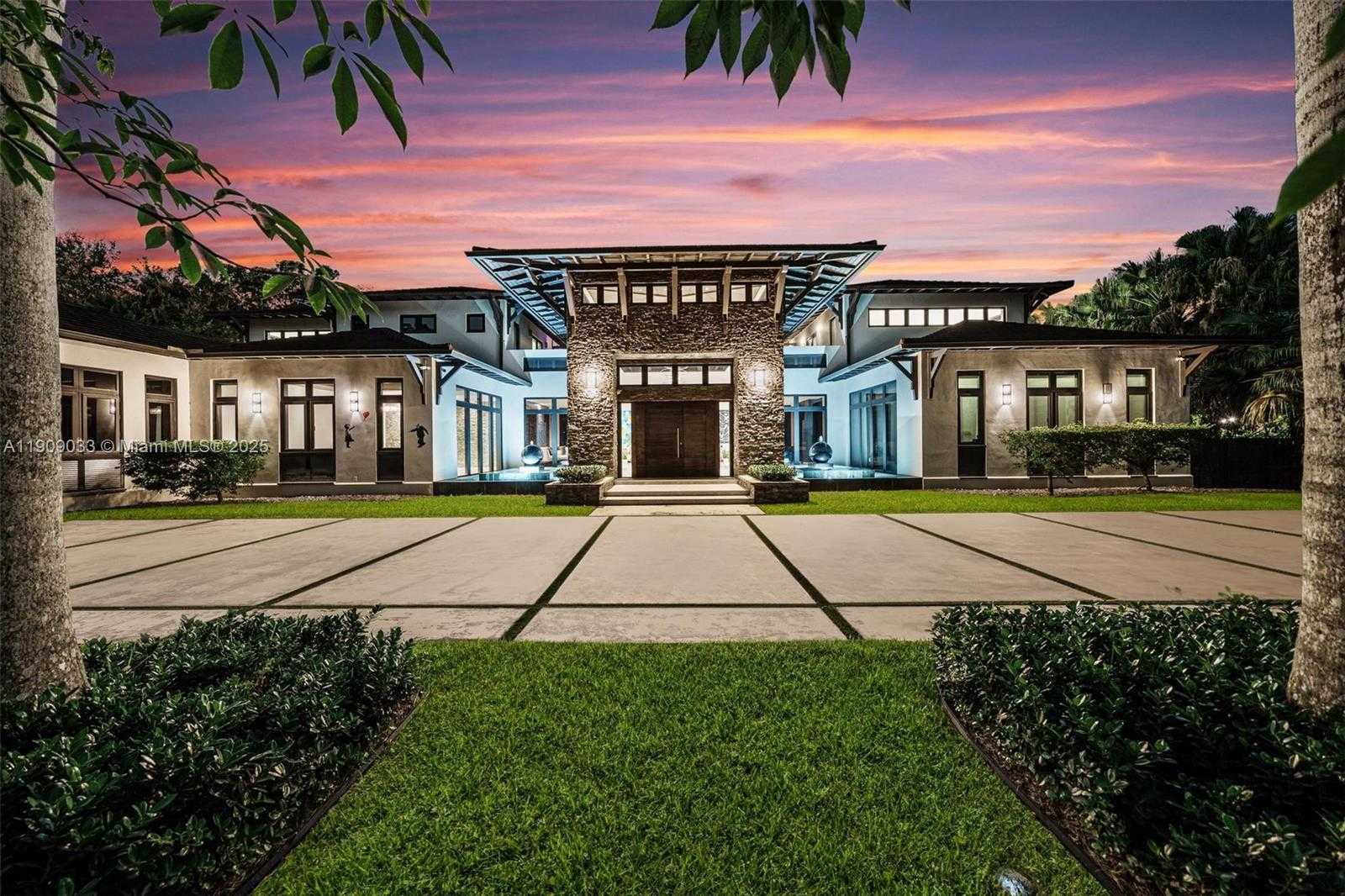 Small Image of 8961 SOUTH WEST 62ND CT, Pinecrest Number 1